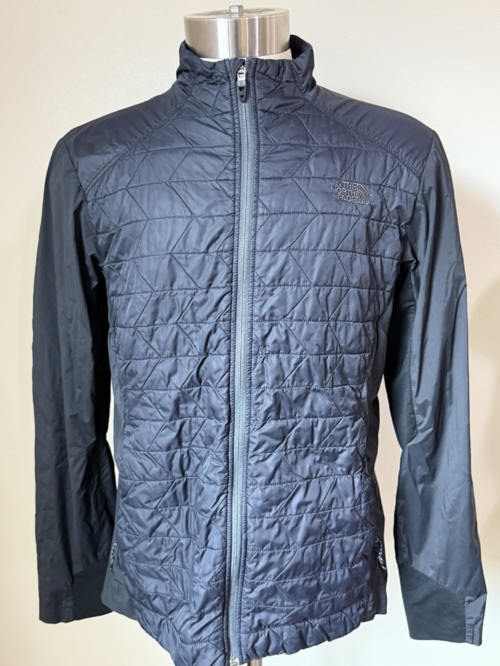 The North Face Men's Thermoball Active Black Jacket Size Large